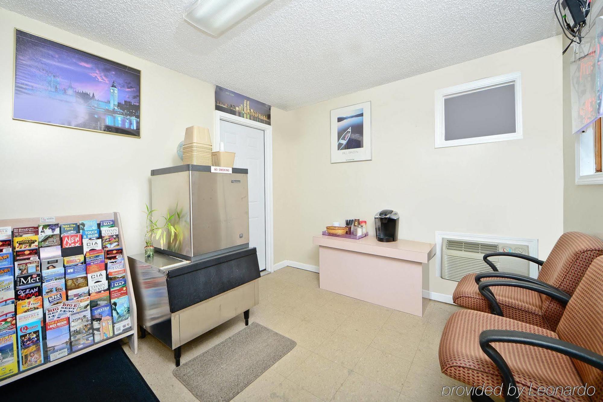Best Way Inn Middlefield Интерьер фото